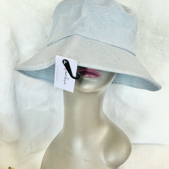 New with tags BUCKET HAT  light blue denim with a DAISY (white with yellow) - Picture 4 of 5